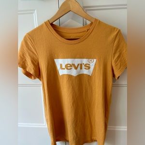 Levi’s t-shirt only worn once